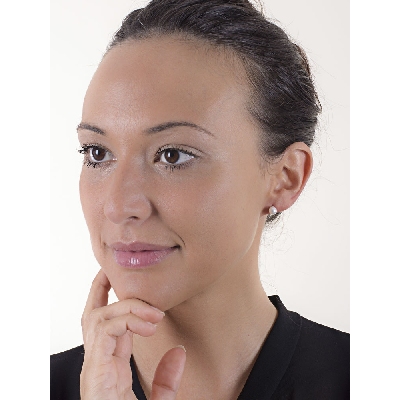 Boucles d’oreilles en or blanc 18 carats avec perles