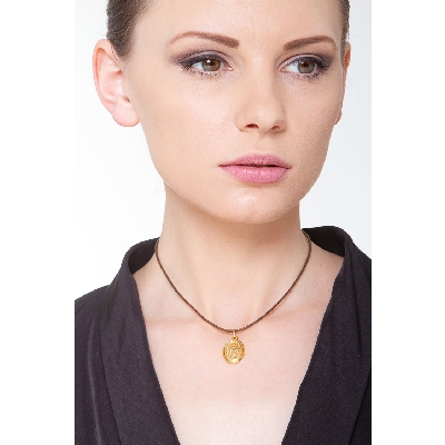 Médaille sacrée en or jaune 18 carats