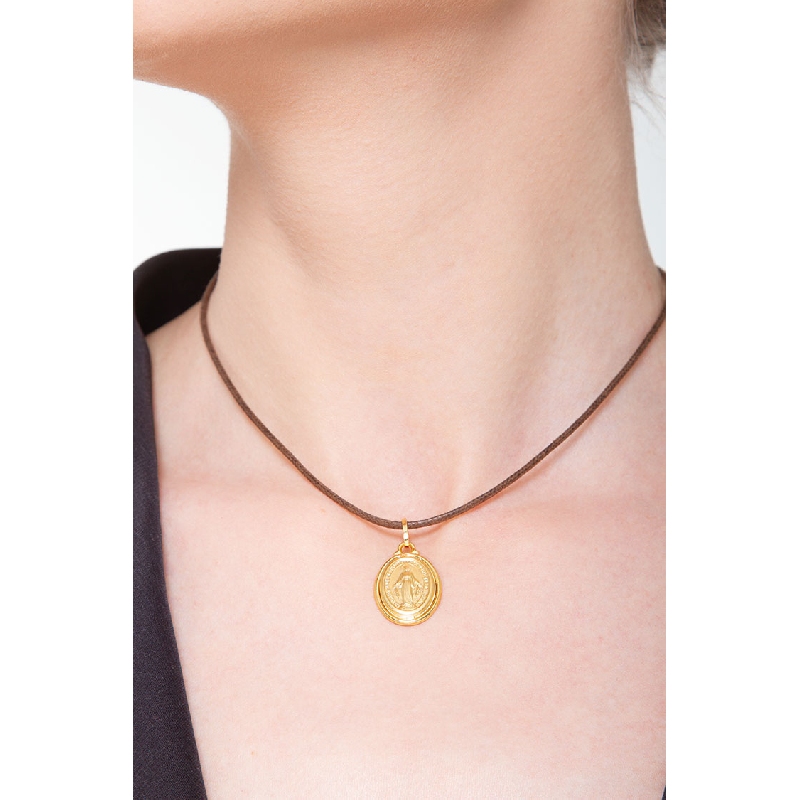 Médaille sacrée en or jaune 18 carats