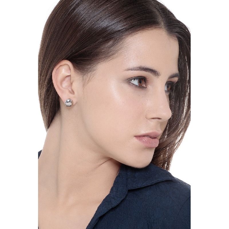 Boucles d'oreilles à bouton en or blanc 18k Boucles d'oreilles à bouton en or blanc 18k