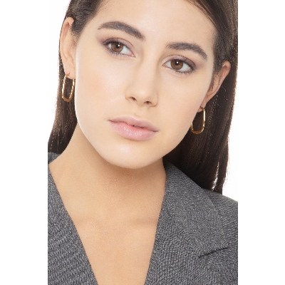 Boucles d’oreilles rectangulaires en or jaune 18 carats.