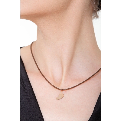 Pendentif petit pied en or rose 18k