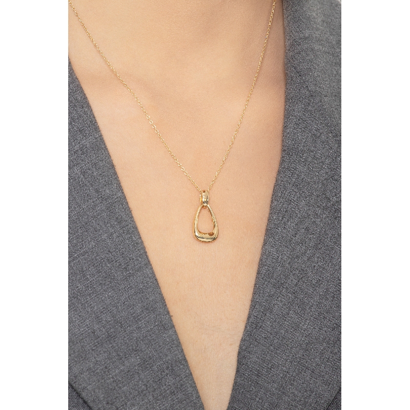 Collier en or jaune 18k avec pendentif triangle 