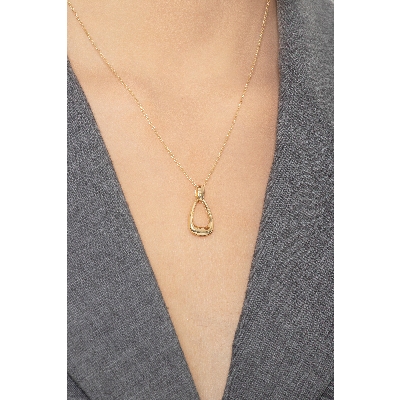 Collier en or jaune 18k avec pendentif triangle 