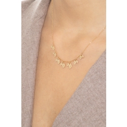 Collier en or jaune 18k avec sept charms en forme de feuille 2