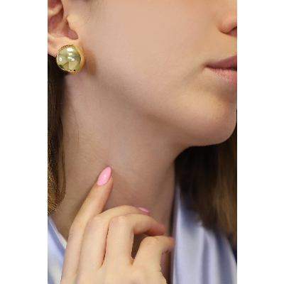 Boucles d'oreilles bouton en or jaune 18k