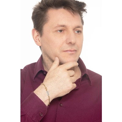 Bracelet avec plaquette en or jaune et blanc 18k