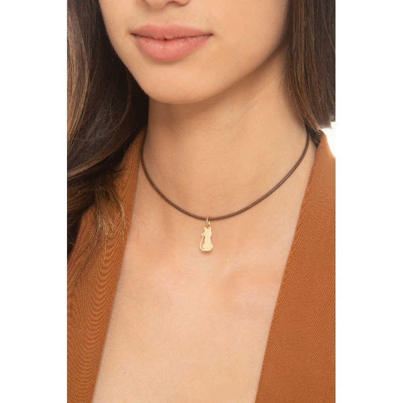 Pendentif en or jaune 18k avec chaton