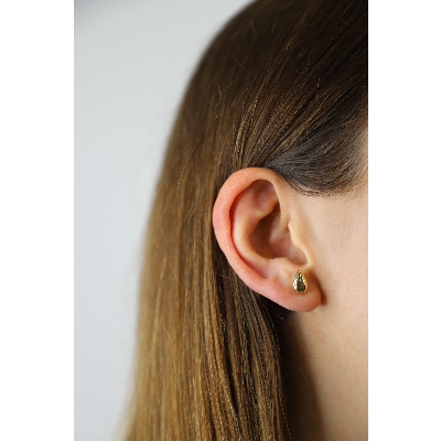 Boucles d'oreilles en or jaune 18k en forme de petite goutte
