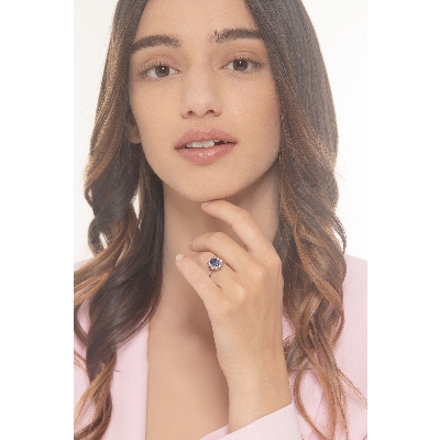 Bague Lady D en or blanc 18k avec tanzanite centrale et diamants