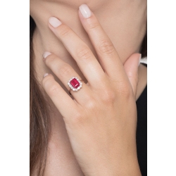 Bague en or blanc avec rubis octogonal et diamants 2