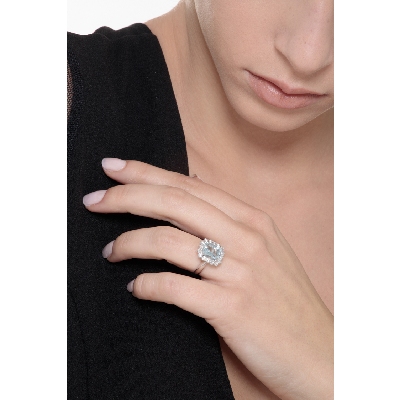Bague halo diamants  en or blanc 18k avec aigue-marine 9x7 mm