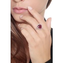 Bague halo en or blanc 18k avec rubis cœur et diamants 2