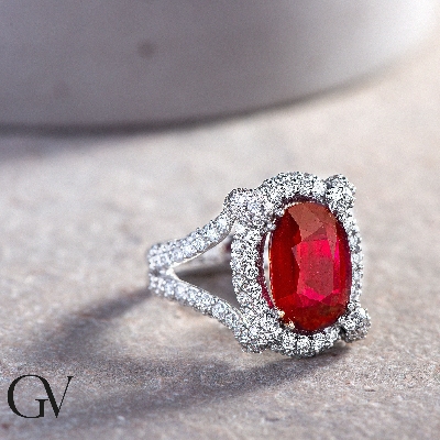 Bague rubis entourage diamants monture or blanc 750