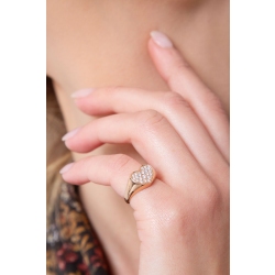 Bague pavé en or rose 18 carats avec des diamants 2