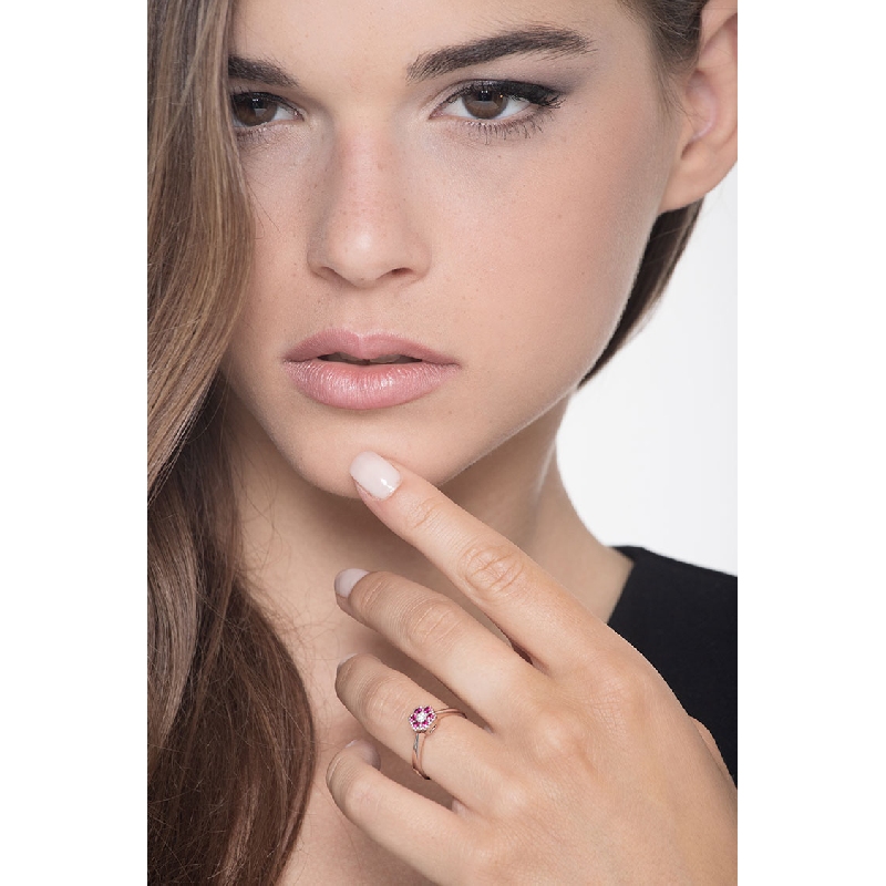 Bague femme en or blanc 18k en forme de fleur Bague femme en or blanc 18k en forme de fleur