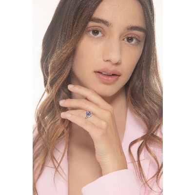 Bague or blanc 18k avec tanzanite et diamants entrelacés