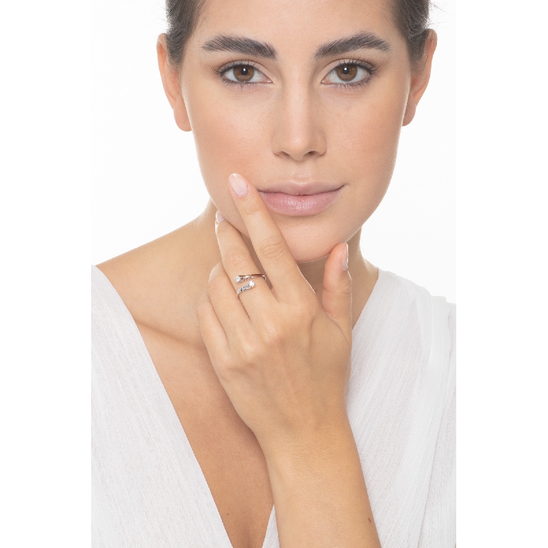 Bague bilogy en or blanc 18k avec diamants Bague bilogy en or blanc 18k avec diamants