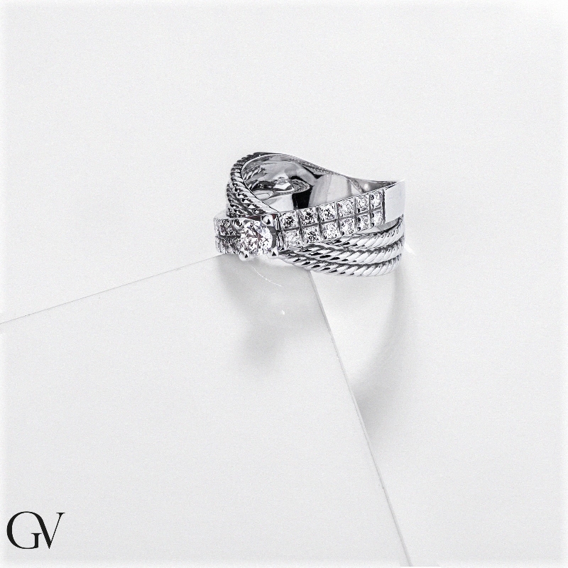Bague bande croisée Or Blanc 18k avec diamant central 0,25 ct