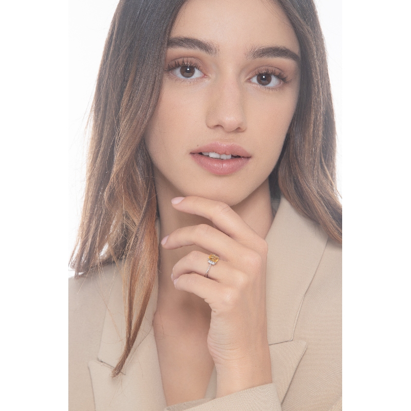 Bague Or Blanc 18k avec citrine ovale et diamants