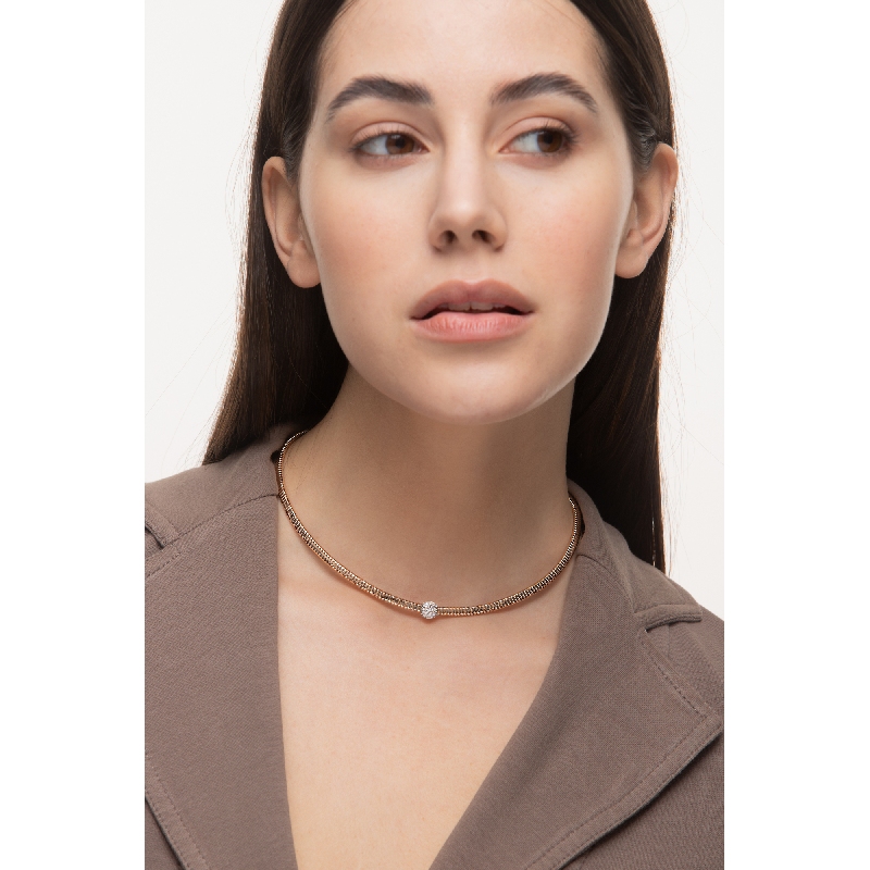 Choker en or rose 18k avec sphère centrale en diamants Choker en or rose 18k avec sphère centrale en diamants