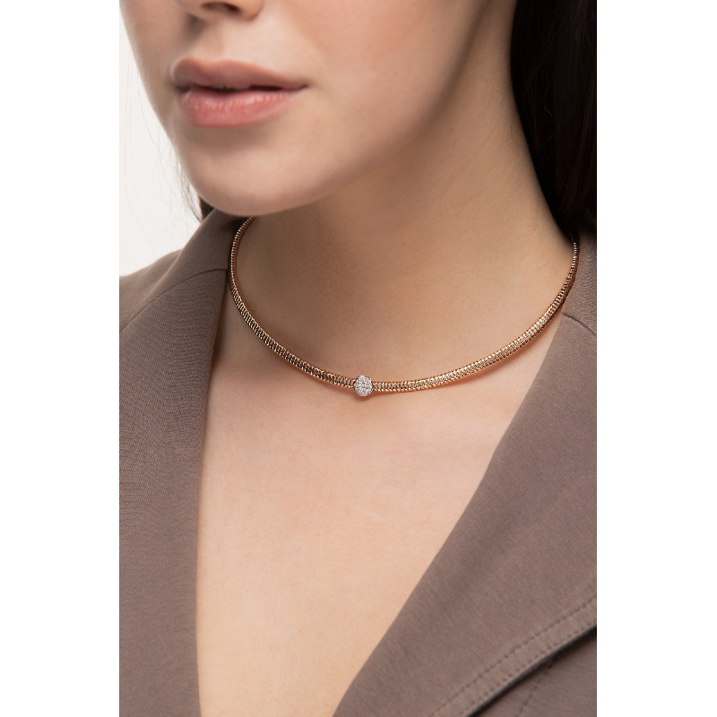 Choker en or rose 18k avec sphère centrale en diamants Choker en or rose 18k avec sphère centrale en diamants