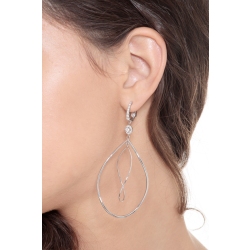 Boucles d’oreilles pendantes ovales en or blanc 750 avec diamants 2
