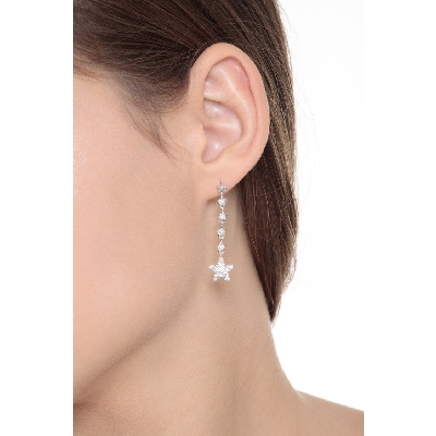 Boucles d'oreilles étoiles en or blanc 18k avec diamants