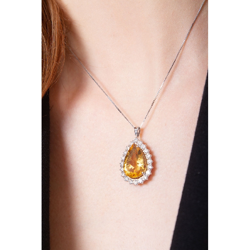 Collier raffiné avec citrine en coupe goutte et diamants Collier raffiné avec citrine en coupe goutte et diamants