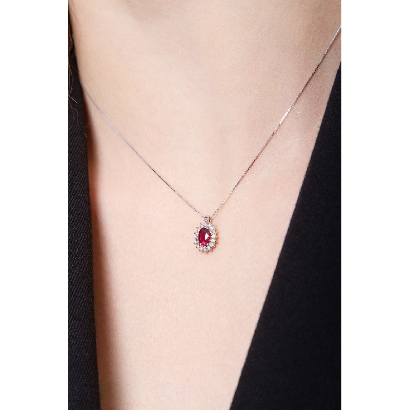 Collier halo diamants en or blanc 18K rubis  Collier halo diamants en or blanc 18K rubis