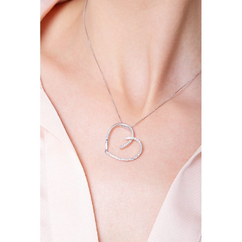Collier coeur en or blanc 18k avec diamants