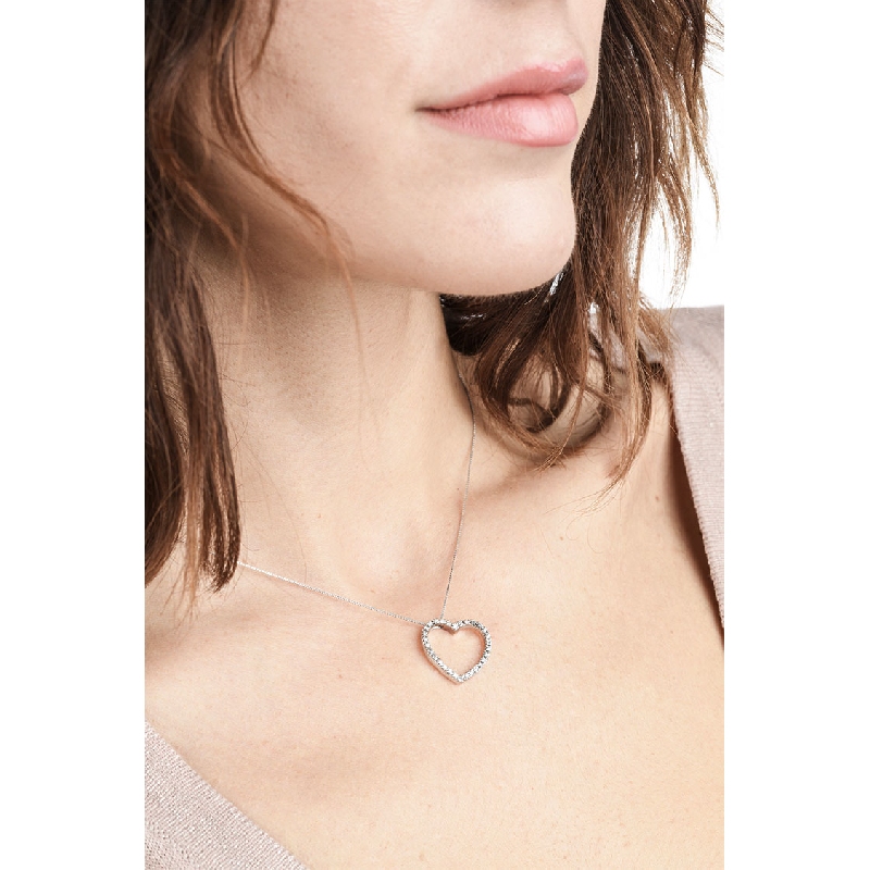 Collier cœur avec pendentif en or blanc 18k et diamants