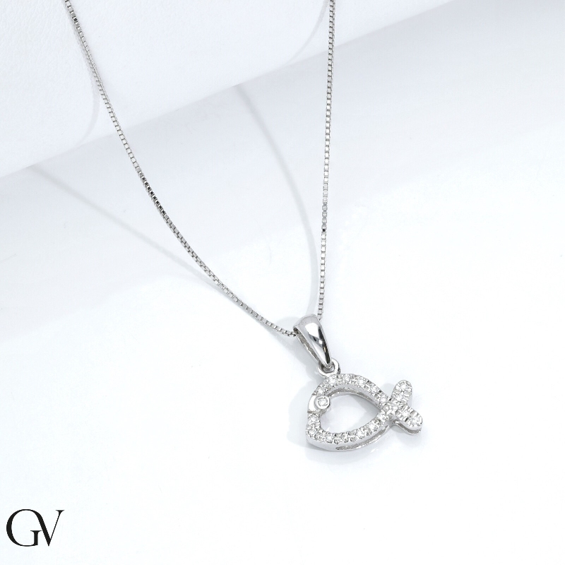 Collier en or blanc 18k avec pendentif baleine en diamants