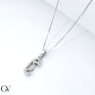 Collier avec pendentif hippocampe en or blanc 18k et diamants