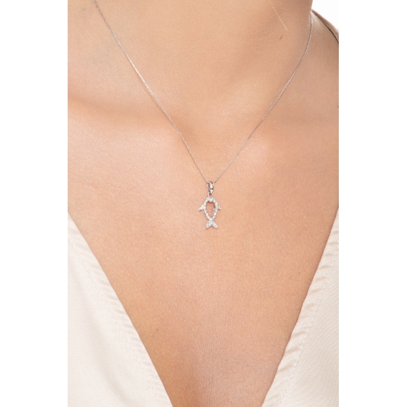 Collier en or blanc 18 carats avec poisson de diamants Collier en or blanc 18 carats avec poisson de diamants