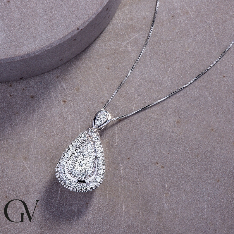 Collier en or blanc 18k serti de diamants ct. 1,28 Collier en or blanc 18k serti de diamants ct. 1,28