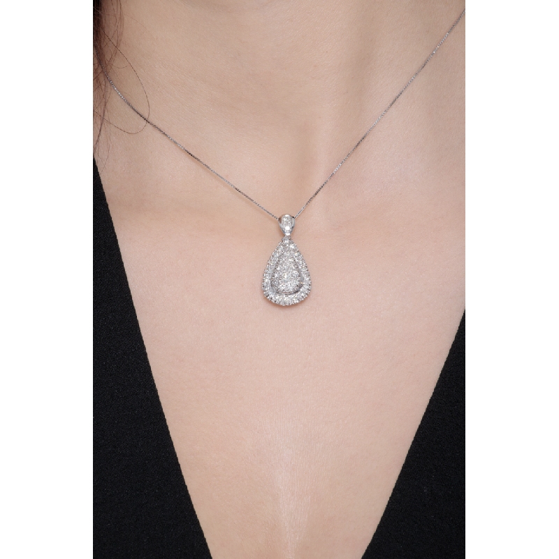Collier en or blanc 18k serti de diamants ct. 1,28 Collier en or blanc 18k serti de diamants ct. 1,28