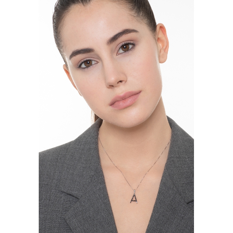 Pendentif lettre A collier or blanc et diamants noir Pendentif lettre A collier or blanc et diamants noir