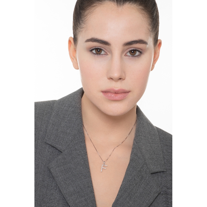 Collier en or blanc 18k avec pendentif lettre F Collier en or blanc 18k avec pendentif lettre F