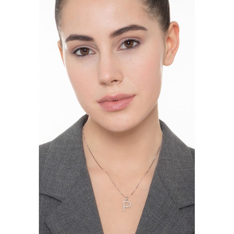 Collier avec lettre  P en or blanc 750 et diamants Collier avec lettre  P en or blanc 750 et diamants