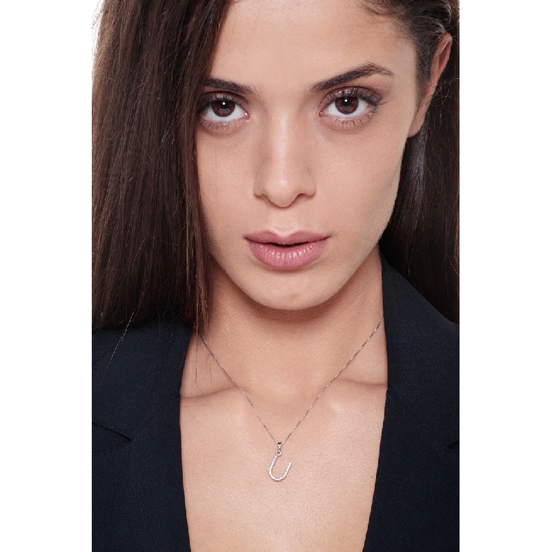 Pendentif lettre U collier femme or blanc et diamants  Pendentif lettre U collier femme or blanc et diamants