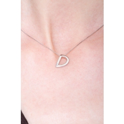 Collier avec lettre  D en or blanc et diamants 2