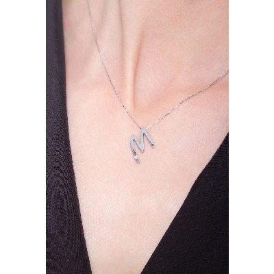 Collier or blanc 18k lettre M diamant