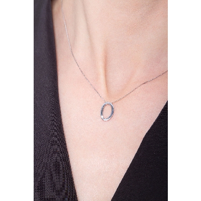 Collier personnalisé lettre O or blanc et diamants