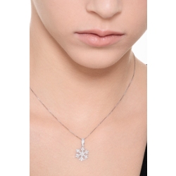 Collier en or blanc 18 carats avec pendentif flocon de neige en diamants  2