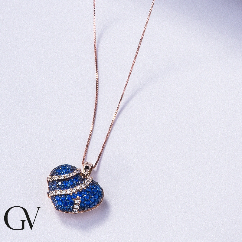 Collier cœur en or rose 18k avec saphirs bleus et diamants