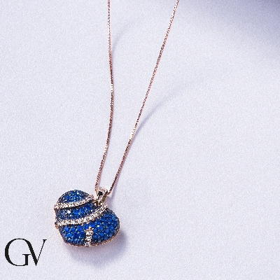 Collier cœur en or rose 18k avec saphirs bleus et diamants