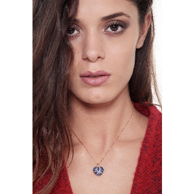 Collier cœur en or rose 18k avec saphirs bleus et diamants