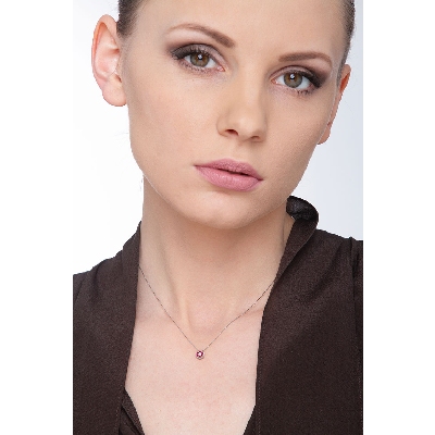 Collier avec pendentif fleur en or blanc 750 avec diamant et rubis