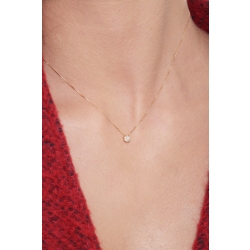 Collier en or jaune 18k avec pendentif fleur et diamant 2